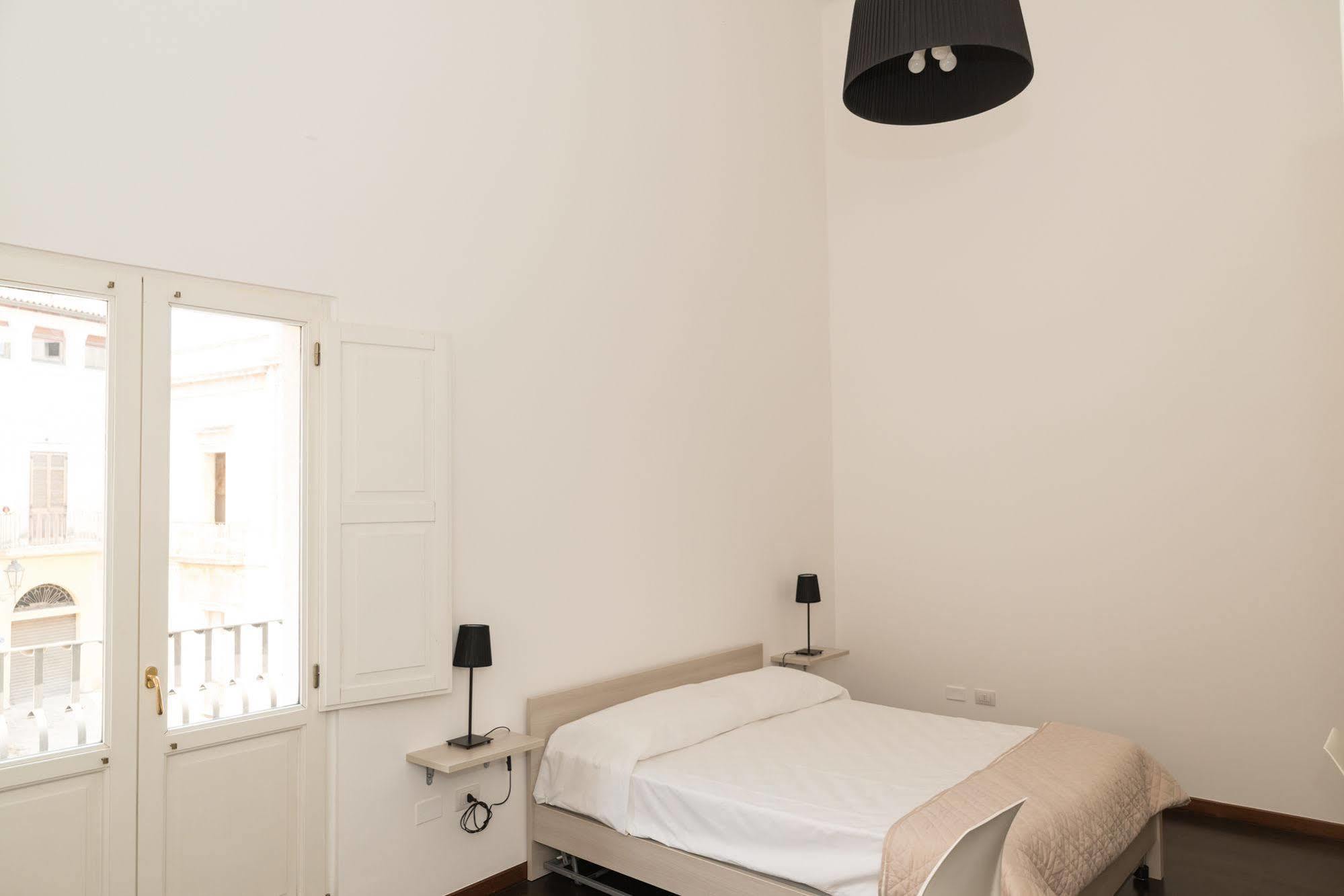 Gatto Bianco La Dimora Storica Bed & Breakfast Lecce Exterior foto
